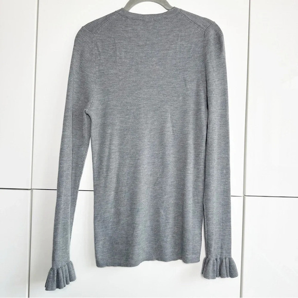Ann Taylor Superfine Merino Wool Gray Ribbed Top Sz XL Ruffle Cuff Lightweight - Picture 4 of 7